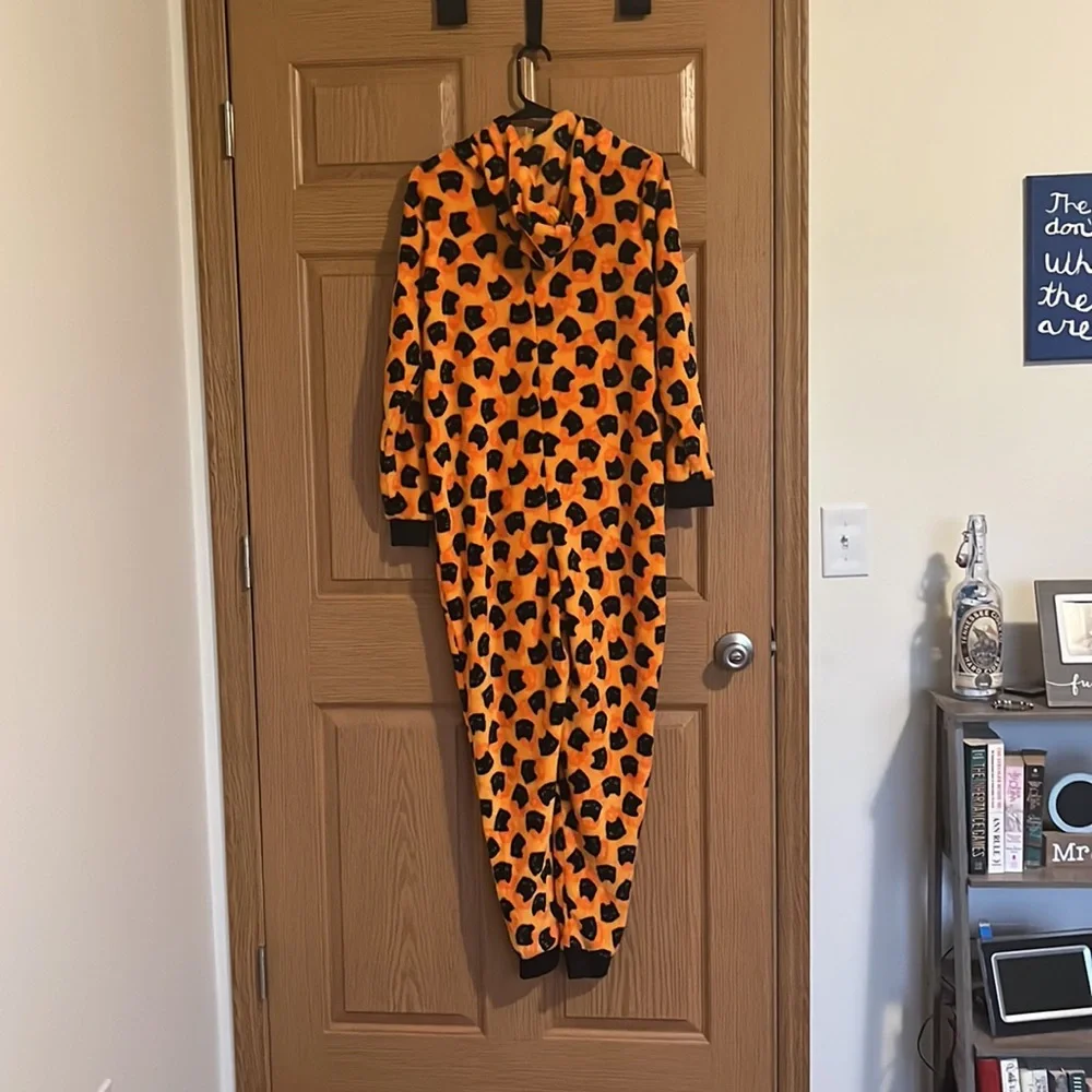 Black cat onesie - Picture 2 of 2